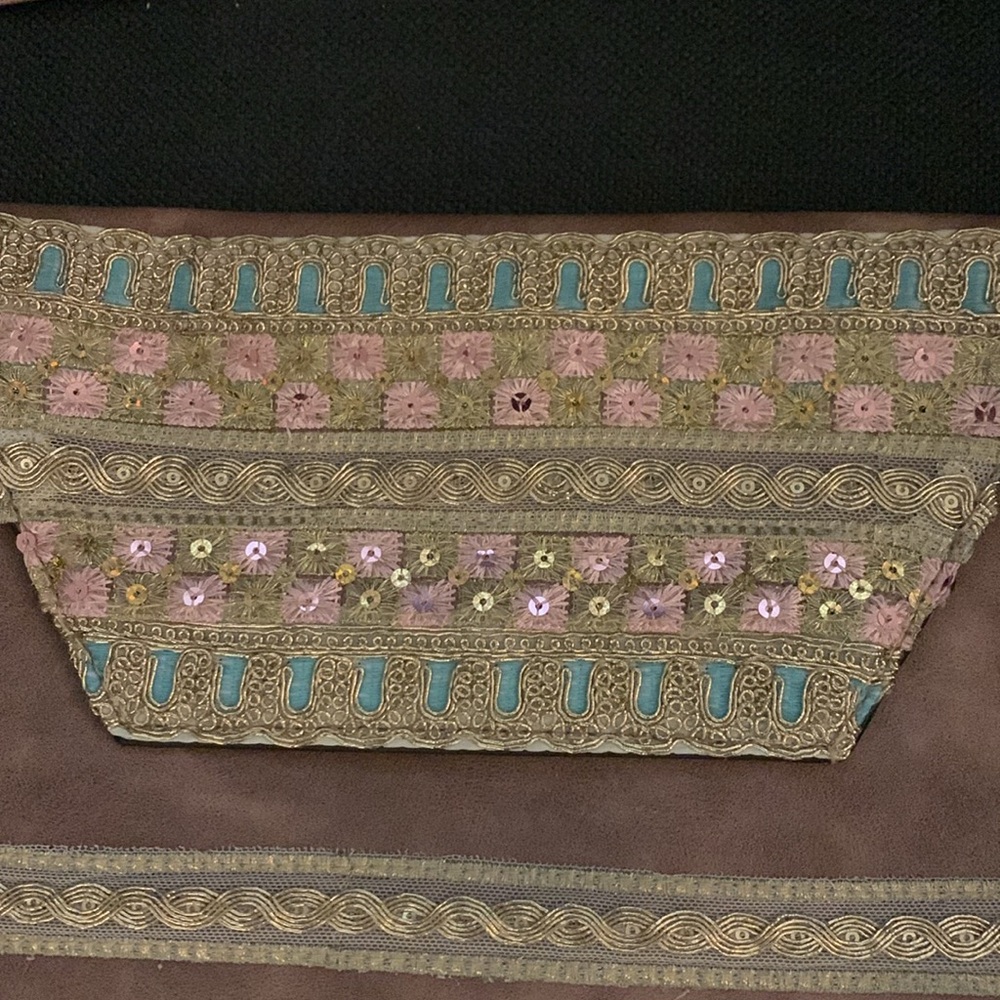 Embroidered Purse - Picture 2 of 7